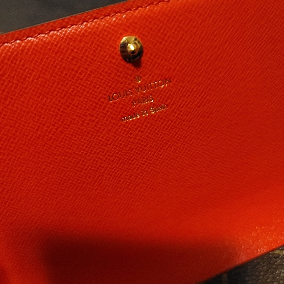 Louis Vuitton Christmas Edition 2020 Sarah Wallet - Picture 4 of 7